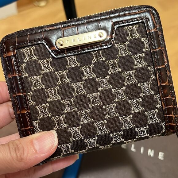 Celineāmacadamāembossedāwallet - Picture 3 of 10